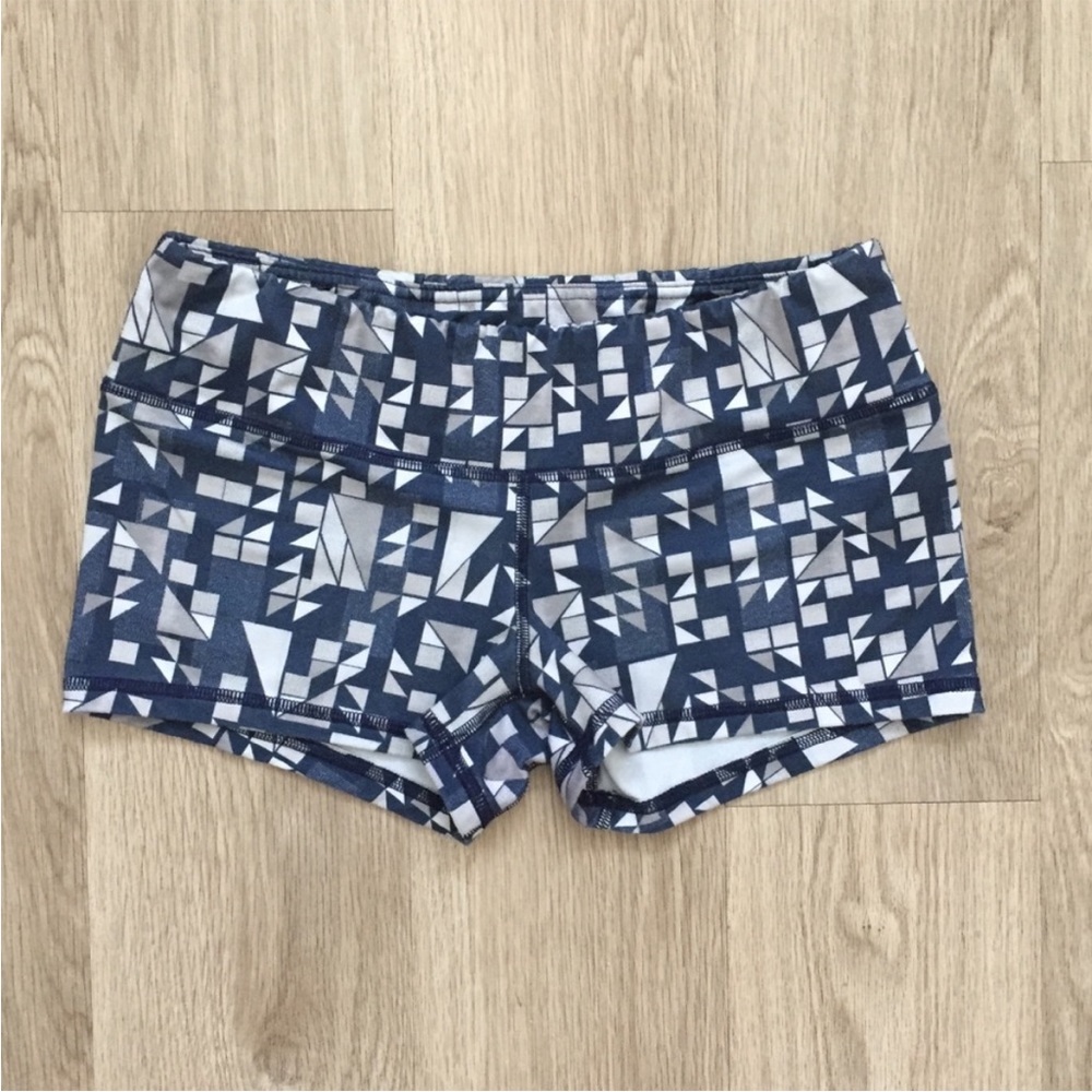 Fleo booty shorts - blue tan diamond square small